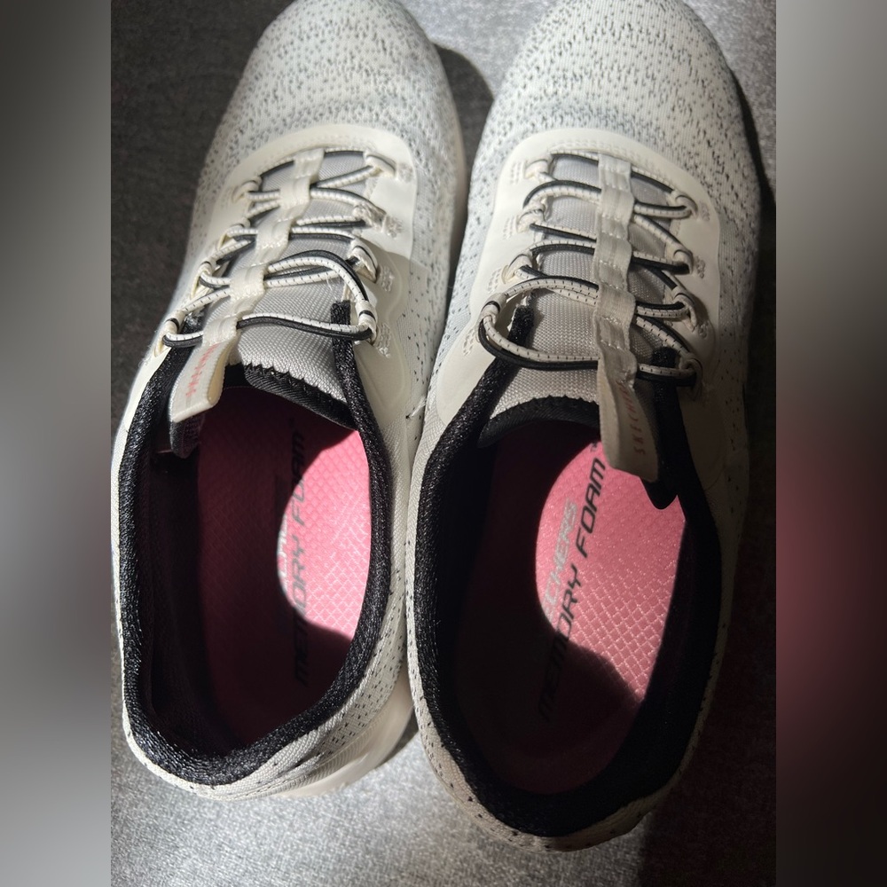 Skechers Vapor Foam Lite Revolve Slip on Sneakers, Women’s size 10